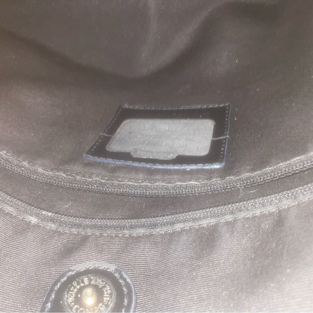 Coach flawed - Picture 13 of 13